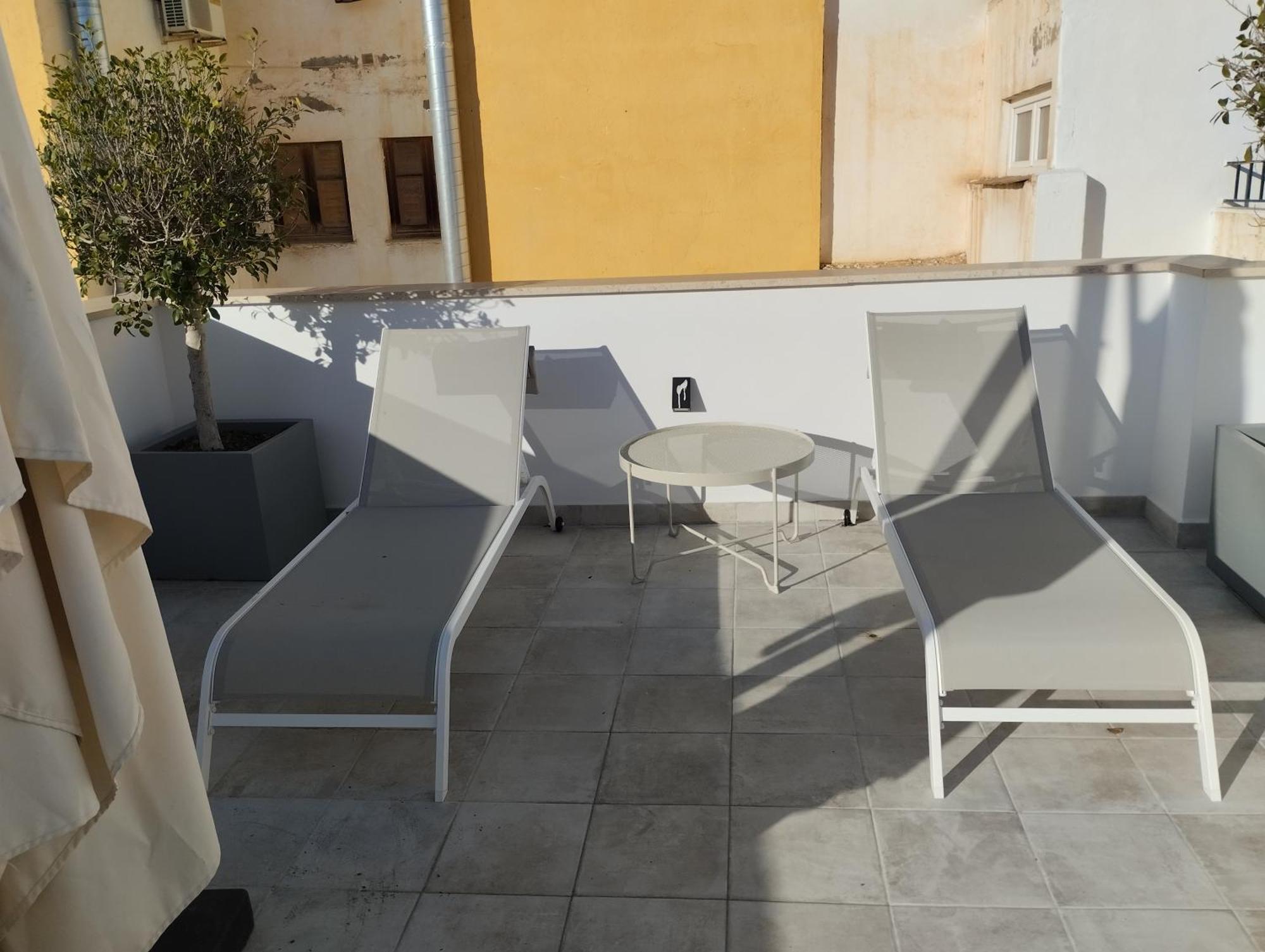Moott Homes Suites Casa De Los Leones Apto 1 Almeria Exterior photo
